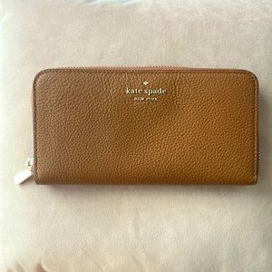 Kate Spade - Leila Large Continental Wallet. Like new condition.